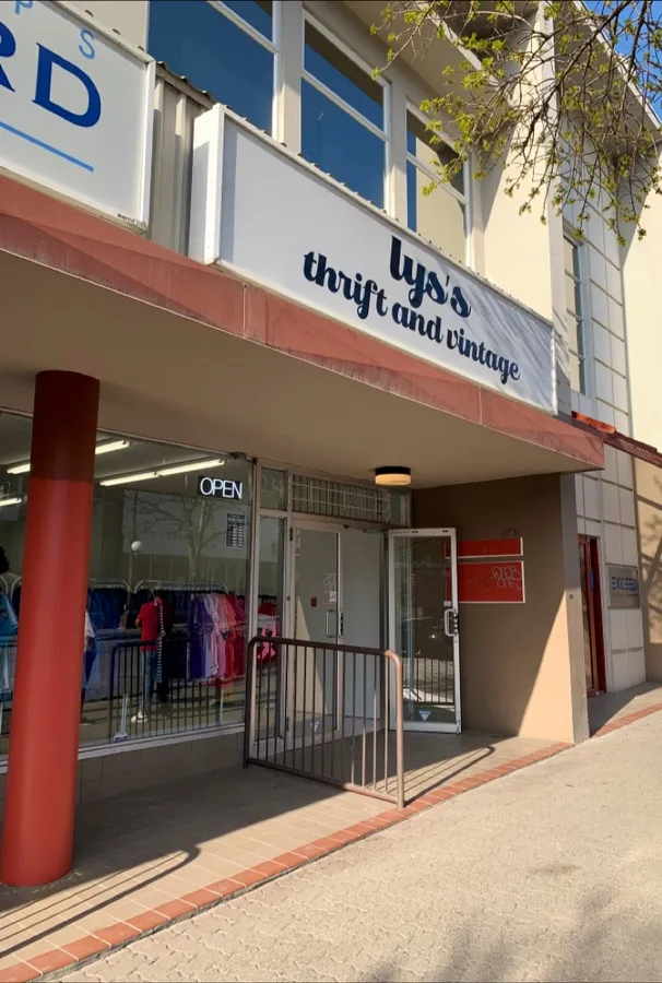 Lys’s Thrift and Vintage