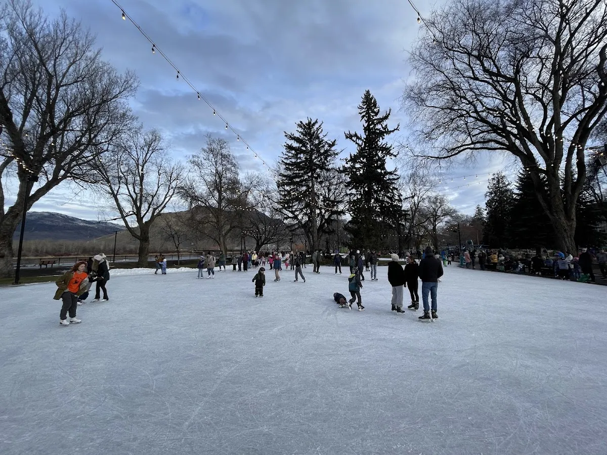 Riverside Park Outdoor Skating Facility