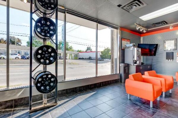 Minute Muffler and Brake